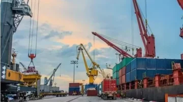 العمل طوال العام.. قرار حكومي جديد لتسريع حركة الشحن في الموانئ والمنافذ الجمركية